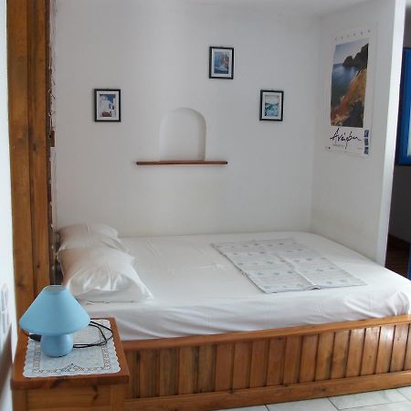 Floras Rooms And Studios Anafi Exterior foto