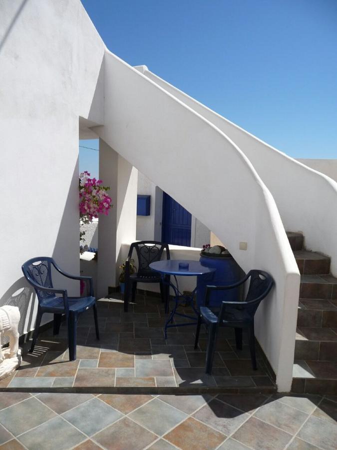 Floras Rooms And Studios Anafi Exterior foto