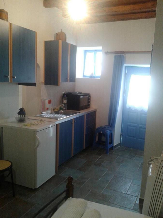 Floras Rooms And Studios Anafi Exterior foto