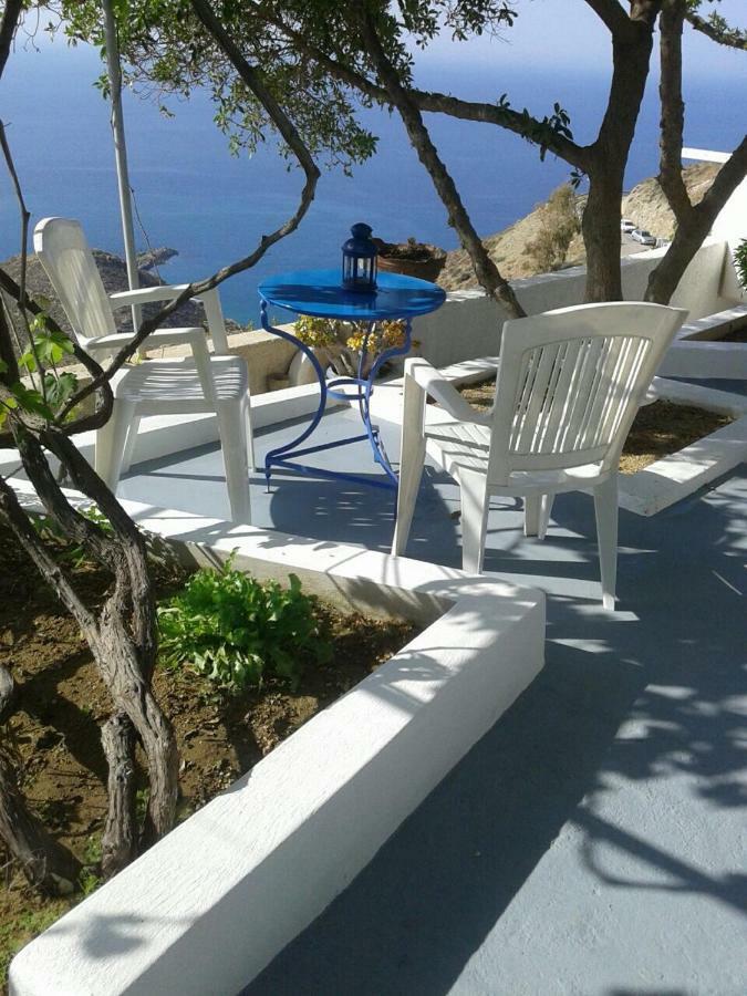 Floras Rooms And Studios Anafi Exterior foto